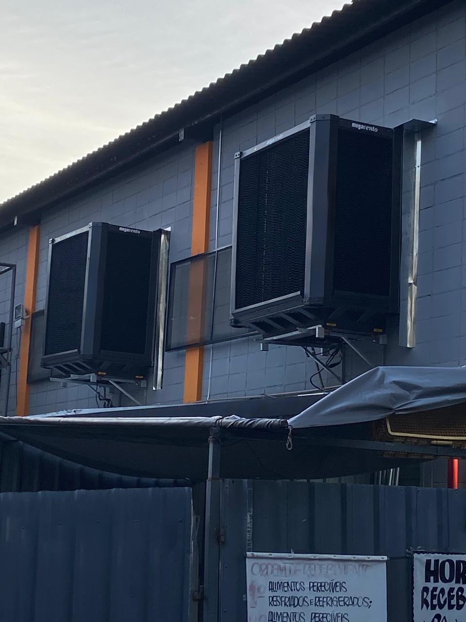 Instalação de climatizador industrial em cobertura